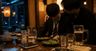飲み会で酔った後輩を介抱する先輩